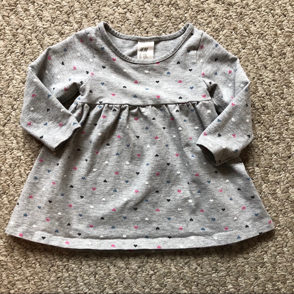 ❤️ 4/$20 H&M Baby Girl Gray Tunic Top with Hearts